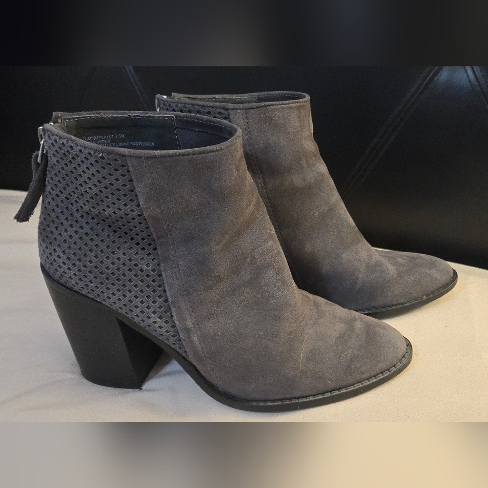 Steve Madden Replay Gray Suede Ankle Booties Coastal Cowgirl Cottagecore
